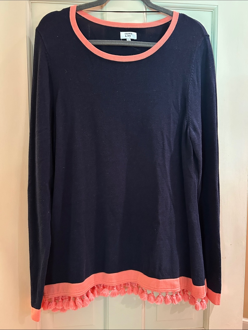 crown & ivy Navy Long-Sleeve Top with Coral Trim and Tassel Hem XXL